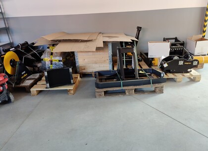 Engcon tiltrotátory na montáž 3