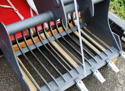 Engcon tiltrotátory na montáž 4