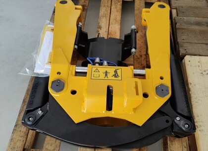 Engcon tiltrotátory na montáž 6