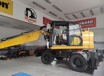 Montáž naklápěcí hlavy na tiltrotátor Engcon EC219 1