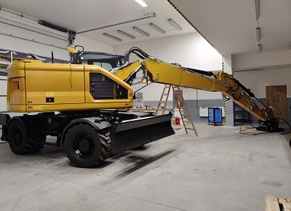 Montáž naklápěcí hlavy na tiltrotátor Engcon EC219 5