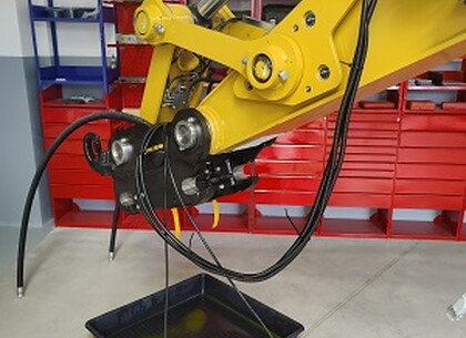 Montáž naklápěcí hlavy na tiltrotátor Engcon EC219 6